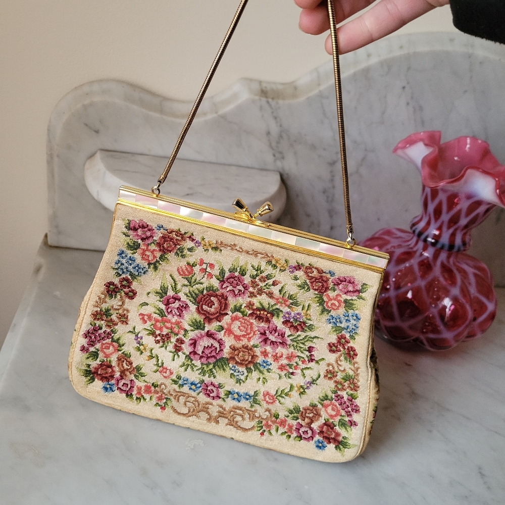 Beautiful Vintage Needlepoint Floral Purse